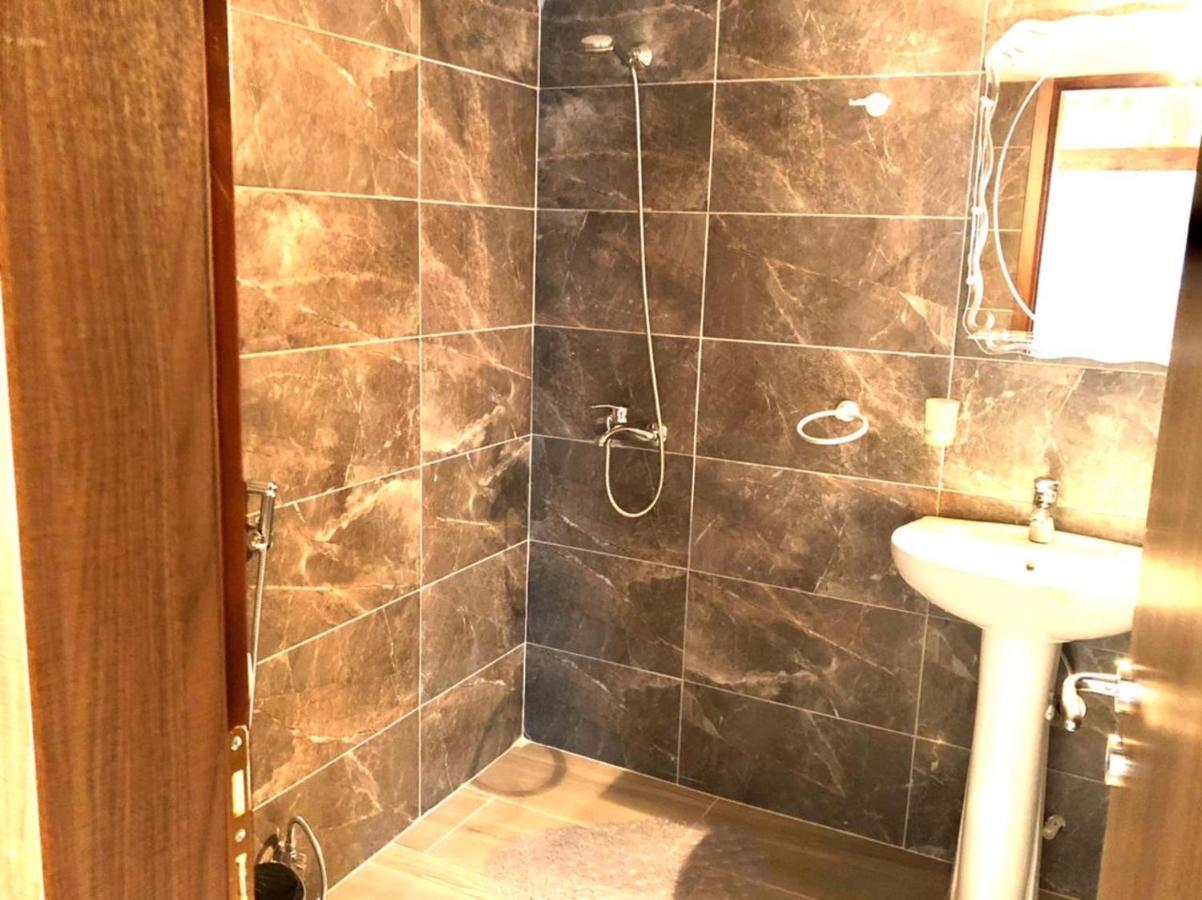 Villa Muzhaqi Nivice Kültér fotó